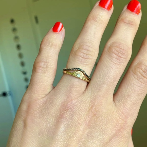 Marrow Fine 14k Gold and black diamond simple wave band - Picture 13 of 15